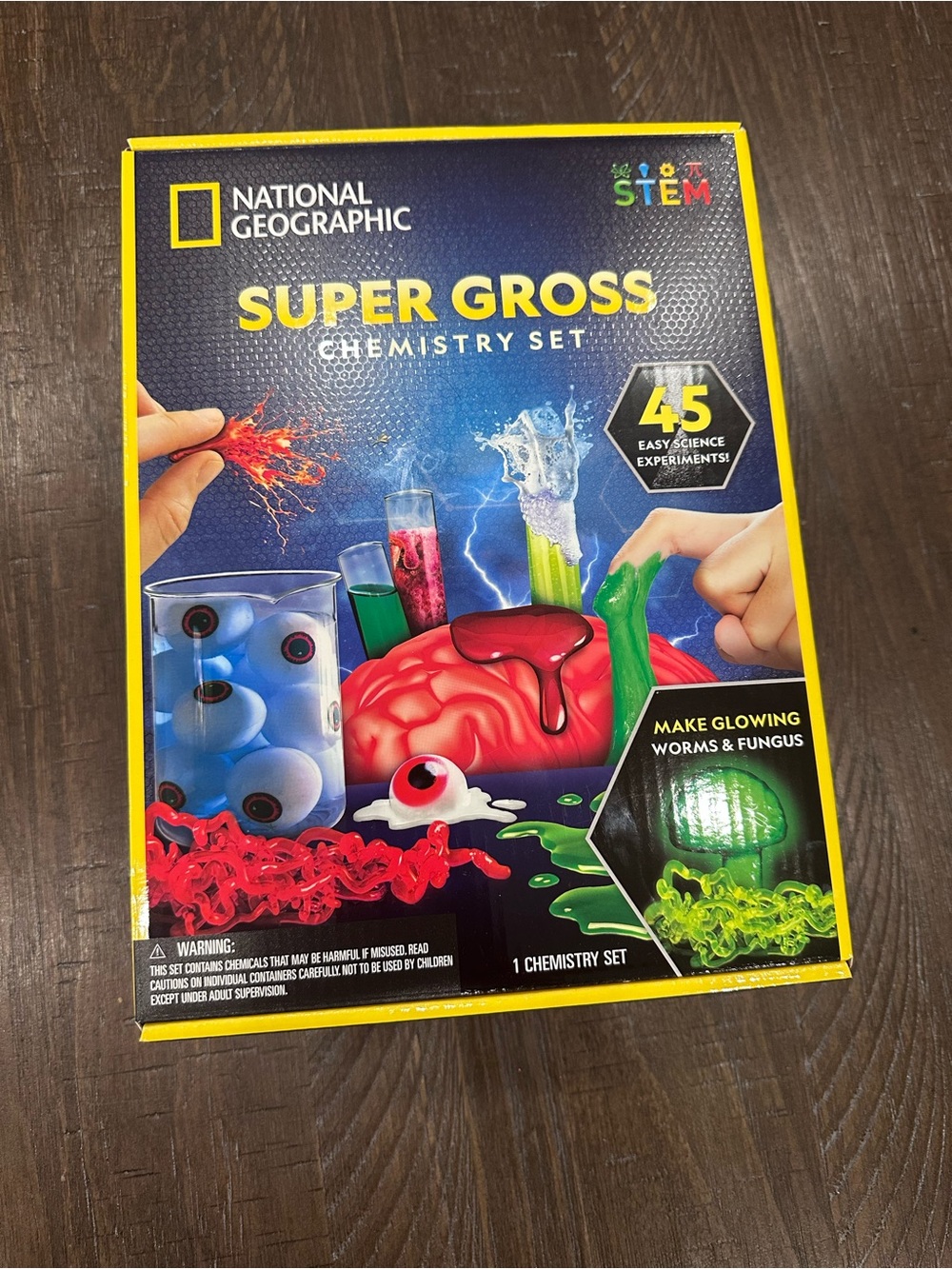 National Geographic Super Gross Chemistry Set STEM Kit, 45 Experiments, Ages 8+